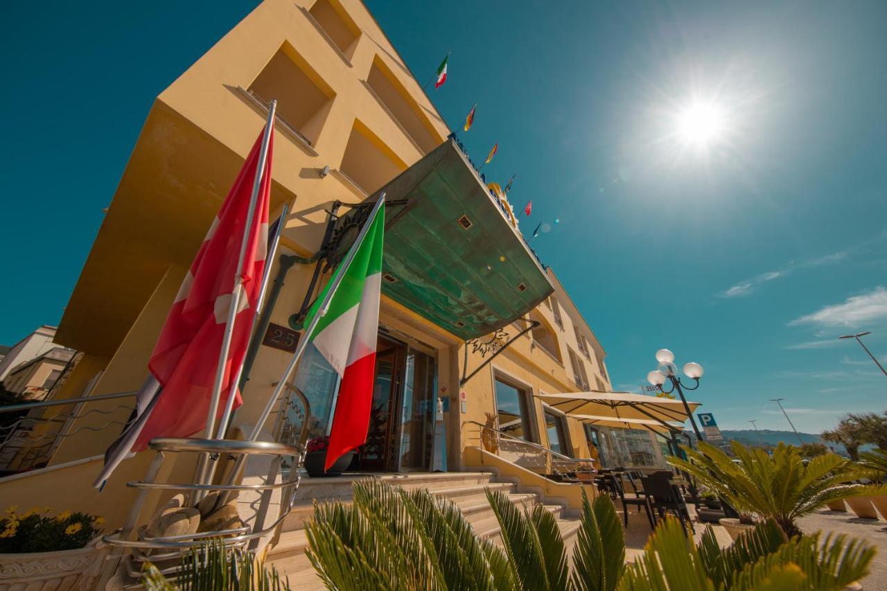 Hotel Riva Del Sole Cefalu Bagian luar foto