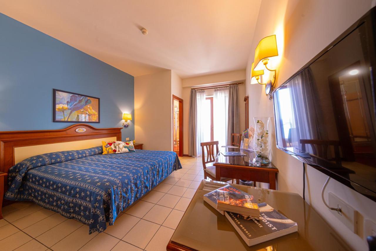 Hotel Riva Del Sole Cefalu Bagian luar foto