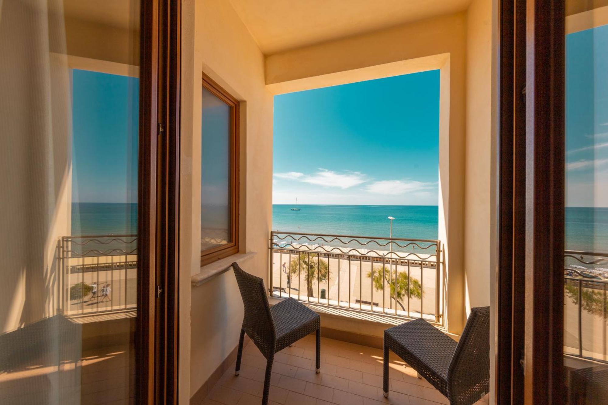 Hotel Riva Del Sole Cefalu Bagian luar foto